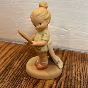 Vintage Memories of Yesterday Figurine - Now I’m the Fairest of Them All